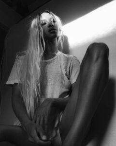 Amelia Hammer Harris Most Liked Photos and Posts