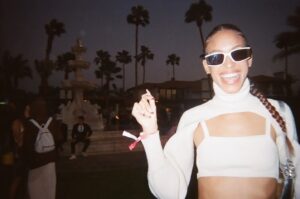 Amelia Hammer Harris Instagram - No one does hot girl summer right into odd and off-putting girl October like I do. Loading...