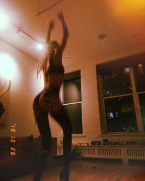 Amelia Hammer Harris Instagram - I'll tell you the best way to get approval: don't need it. There ya go. 
.
.
.
.
📸 @girlone_
