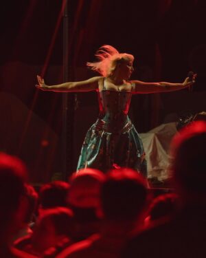 Amelia Meath Instagram - Got to open for the truly excellent @timmytychilders at MSG 💗 here are pics of night one

So stoked for @goodmoon.nc tomorrow!