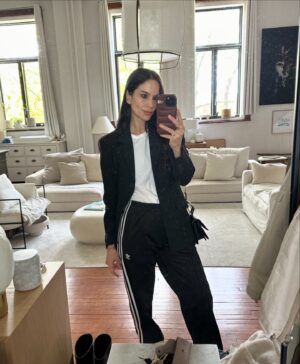 Amélie B. Simard Instagram - Ça dépend comment je feel.