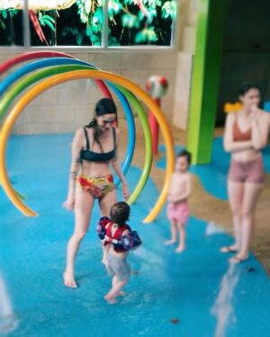 Amélie B. Simard Instagram - Mettons que tu cherches désespérément comment occuper un futur week-end avec tes enfants, deux mots : Hôtel Québec. 

@leshotelsjaro