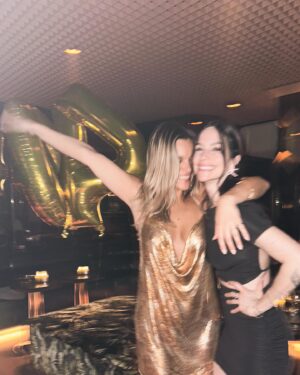 Amélie B. Simard Instagram - On célèbre @kimrusk #40ans.👸🏼