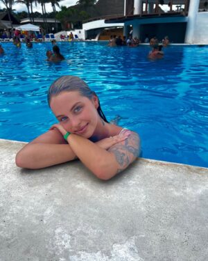 Amélie Chamberland Instagram - 