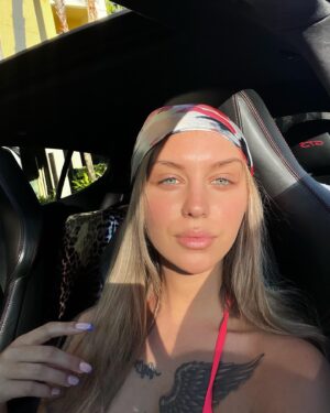 Amélie Chamberland Instagram - 