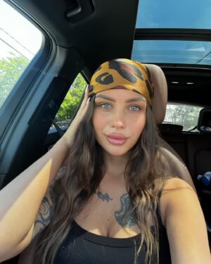 Amélie Chamberland Instagram - 