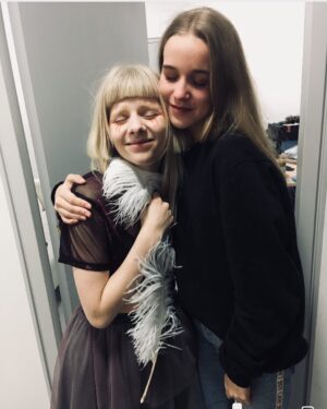 Amelie Pokorná Instagram - @auroramusic 
děkuju @zizoeee .. moc!!!