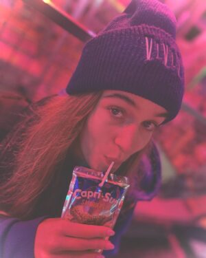 Amelie Pokorná Instagram - 🟦🟦🟦
#modrajedobra 
🎠🎡🎢🍿