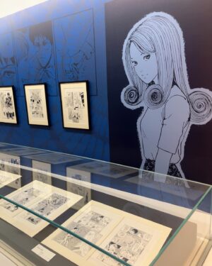 Ami Tomite Instagram - 伊藤潤二展〝誘惑〟

しっかりうずまき。LOVEです。

#伊藤潤二 #伊藤潤二展 #伊藤潤二展誘惑 #誘惑 #うずまき #世田谷文学館 #junjiito #junjiitoexhibition #junjiitocollection #itojunji #art #artgallery #artist #japaneseart #アート
