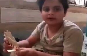 Amin Zendegani Instagram - 🖤چه داغند آن یخهایی که همسایه قلب ساکتت شدند🖤
تو اینک در آغوش خداوند رنگین کمانی برایمان دعا کن.
#ایذه #کیان_پیرفلک #خوزستان