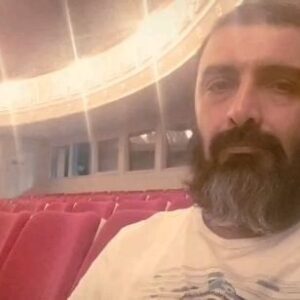 Amin Zendegani Instagram - 🔺ثبت‌نام آکادمی بازیگری سینمایش تا آخر تیرماه تمدید شد.
☎️تلفن‌های تماس:
۰۲۱_۲۲۴۶۴۸۱۸
۰۹۲۰_۸۱۶۹۹۹۹
#بازیگر #بازیگری #آموزش #آموزشگاه #آموزش_بازیگری #آموزشگاه_بازیگری #آموزش_تئاتر #بازیگری_تئاتر #بازیگری_سینما #آکادمی #آکادمی_بازیگری_سینمایش #امین_زندگانی #الیکا_عبدالرزاقی 
#بازیگر #بازیگران #سینما #آموزش  #تئاتر #امین_زندگانی_بالعربى #سینمایش #actor