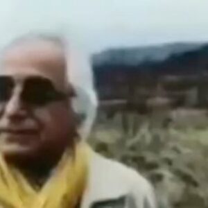 Amir Aghaei Instagram - جهان،
بي شعر،
بسيار ناچيز بود
#شمس_لنگرودی
@shamselangeroodi