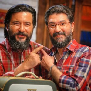 Amir Hossein Seddigh Instagram - امير حسين ها... فرقى نميكنه صديق باشن يا مدرس... امشب در كتاب باز ببينيد#ketabbaz #ketab #amirhoseinsedigh