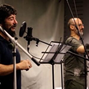 Amir Hossein Seddigh Instagram - پشت صحنه :شهرک کلیله و دمنه.....
گویندگان صدای عروسکها......
.
 امیرحسین صدیق،‌آزاده مؤیدی فرد، مسعود کرامتی، مریم سعادت، ژاله صامتی، امیر میرآقا، لیلی رشیدی، فریبا جدیکار، بهزاد عمرانی، نادر برهانی مرند، فرزاد حسنی، محمد عسگری، بهادر مالکی، رامین ناصرنصیر، محمدرضا مالکی، یوسف بختیاری، مهدی شاه‌پیری، سارا اقبال، آذین رئوف، علیرضا ناصحی، مهیار مجیب، نازی خاتمی، آنالی شکوری، سعید موسوی راضی، آزاده اسماعیل‌خانی، مرجان پورغلامحسین و مرضیه برومند .
.
.
@filmnet.official
@filmnetnews
@marziehbaroumand
@kelilevademne

.
.
.
#فیلم_نت #شهرک_کلیله_و_دمنه #مرضیه_برومند