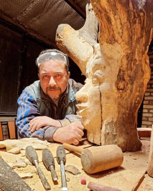 Amir Hossein Seddigh Instagram - حال همه ما خوب است........
ولی تو باور نکن.............
@amirhoseinsedigh.art 
#art 
#wood 
#woodcarving 
#sculpture 
#amirhoseinsedigh