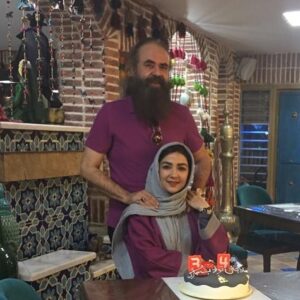 Amir Hossein Sharifi Instagram - ساراي عزيزم تولدت را از صميم قلب  تبريك ميگويم و خدا را شاكرم كه  تمام لحظات زندگي در كنار همديگرهستيم تولدت مبارك🌹🌹🌹🌹🌹