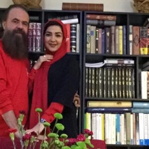 Amir Hossein Sharifi Instagram - ساراي عزيزم همسر مهربانم از زحمات امروز وهميشگي تو سپاسگزارم آرزو ميكنم هميشه شاد و سلامت باشيم در كنار همديگر
با آرزوي سلامتي براي همه عزيزان و همراهان هميشگيمان