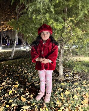 Amir Hossein Sharifi Instagram - سارای زیبای من روزت مبارک عزیزم
 لحظات با تو بودن از عمر من حساب نمیشود بدان  زندگی در کنار تو برای من معنا پیدا کرد
خداوند تو و ساحلم را همیشه سالم و سلامت برای من نگهدارد❤️❤️❤️❤️❤️❤️❤️❤️❤️❤️❤️❤️❤️❤️❤️❤️❤️❤️❤️❤️❤️
ولادت حضرت فاطمه زهرا(س) ،و روز زن را به تمام زنان سرزمینم تبریک و تهنیت عرض میکنم🌹🌹🌹🌹🌹🌹🌹🌹🌹🌹🌹
لطفا ورق بزنید🥀