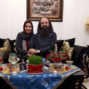 Amir Hossein Sharifi Instagram - نوروز باستاني و سال نو را به همه عزيزان و همراهان خوبمان تبريك و تهنيت عرض ميكنيم و آرزوي سلامتي و شادي برايتان از خداوند متعال خواهانيم
امير و سارا