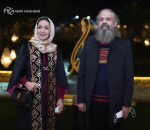 Amir Hossein Sharifi Instagram - در ادامه جشن حافظ
شب دوم عمارت دانيال
سپاس از زحمات و دعوت بانو آذر معماريان و اميد معلم عزيزم، روح علي مهربانم شاد
عكس از هنرمند گرامي امير حق بر عزيز