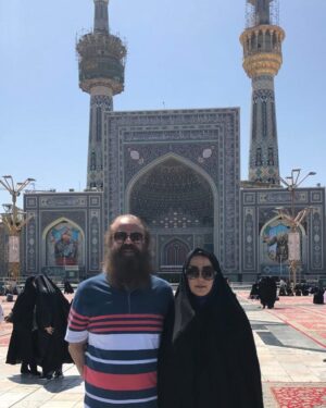 Amir Hossein Sharifi Instagram - عيد قربان بر همه دوستان وهمراهان مبارك باد، در اين روز عزيز نايب الزياره همه عزيزان در مشهد مقدس ،حرم امام رضا (ع) هستيم