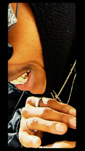 Amir Mitchell-Townes Instagram - 6. SOHO (FIND ME) 

#foryou #fyp #explorepage #explore #music #jewlery #carhartt #uhmeer #soho #southofhouston #nyc #rap #uh #feburary #16 #winter #icy #fashion #shopping #ᴘʀᴀᴅᴀʏᴏᴜ #prada #solo #feb16