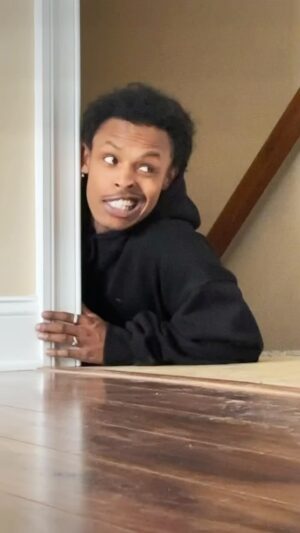 Amir Mitchell-Townes Instagram - What’s that smell? 👃🏾😮‍💨🕴️

#explore #foryou #trending #420 #whatsthatsmell #funny #fyp #april20 #goofy #explorepage #music #studio #😮‍💨 #uhmeer #georgepettus #amirmitchelltownes
