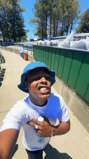 Amir Mitchell-Townes Instagram - Played a lot of jams, but this one might be the #KO 🥊🎧

#explore #fyp #trending #uhmeer #amirmitchelltownes #explorepage #hiphop #rap #smmr #outnow #tourlife #y2k