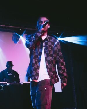 Amir Mitchell-Townes Instagram - Sheeeeshh

@sxsw @collimationtv was one for the books🥲🚀 thank you @driscool and @romedigs for connecting all the dots… more to come, I promise💯. Thank you @itstheonlymatty for the capture gang 🤞🏾 

GO STREAM BEACH BUMS FOR CLEAR SKIN AND REHYDRATED HAIR🌊🏝️