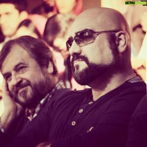 Amirkave Ahaninjan Instagram - .
.
 در کنار استاد حمیدرضا صدر نازنین " گلن گری، گلن راس " رو به تماشا نشستیم و کلی لذت بردیم و دوست داشتیم
. 
اونایی که پیشنهاد تاتر میخواستن این اجرارو از دست ندهند :) .
محل:  تماشاخانه استاد جمشید مشایخی (چهارراه ولیعصر)
.
دوره اجرا:  ۰۵ آذر ۱۳۹۳	- ۱۹ آذر ۱۳۹۳
.
ساعت:  ۲۰:۳۰
.
نویسنده:  دیوید مامت
.
کارگردان:  عماد قلی پور
.
بازیگران:  شهریار فرد، منصور نصیری، آرش صفایی، احمد افشاری، امیر محمدی، هادی صفایی، هانیه صالحی
.
نشانی: خ انقلاب، ضلع شمال غرب چهارراه ولیعصر، جنب داروخانه، پلاک ۱۴۷۸
#تاترشهر #تيوال #تاترشهر #تصویر #تلویزیون #تاتروسینما #سينمانيوز #اینستگرام