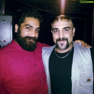 Amirkave Ahaninjan Instagram - .... عکس پشت صحنه ای با علی زند وکیل نازنین که صدای زیباش و شور و هیجان اجراش شنیدنی و دیدنیه.. اگه کریم خان زند زنده بود کلی به هنر نواده ی هنرمندش افتخار میکرد :)