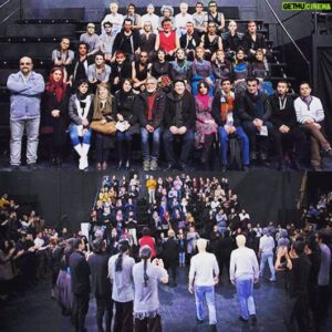 Amirkave Ahaninjan Instagram - .
.
" خبر خوش "
.
نمایش درباراندازمون به دلیل استقبال شما عزیزان تا دو هفته ی دیگر تمدید شد.
.
در روزهای گذشته میهمانان عزیزی چون حسین پاکدل ، دکتر مسعود دلخواه ، بهروز افخمی ، فرهاد قائمیان ، مرجانه گلچین ، منیژه گلچین، رویا نونهالی ، محمد حاتمی ، مجید جعفری، سیامک عباسی ، فرزاد حسنی ، رویا افشار، نسیم ادبی ، سینا رازانی ، تینو صالحی، کوروش سلیمانی، امیرمحمد زند ، مرجان شیرمحمدی ، دکتر مهدی موسوی ، فاطمه اختصاری، پرستو گلستانی ، بهزاد خداویسی، فقیهه سلطانی ، مهسا مهجور ، یاسر خاسب، شمسی صادقی، رامین پور ایمان، شیوا مکینیان ، مریم رحیمی ، محمد مساوات، ،محسن گودرزی، مرضیه صدرایی،علی اصغر راسخ راد ، بهزاد جاودانفرد ، پیمان دانشمند، مجید ستایش ، آتیه جاوید ، پردیس افکاری ، سیروس همتی ، محمد فرشته نژاد و ...از این نمایش دیدن کرده اند.
.
تالار حافظ / ساعت 18
خرید بلیط: tiwall.com
شماره رزرو : ۰٩٣٧۱٩٢۴۶٩۶
.
.
.
.
.
.
.
.
#امیرکاوه_آهنین_جان#دربارانداز#تالارحافظ#تیوال#نمایش#تاتر#تاترشهر#تاتروسینما#هنرمندان#استقبال