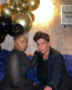 Amisse Abdallah Instagram - Yesterday 🍾🤍
.
.
.
Happy Birthday @yanismarshall ❤️
.
.
@nicolas.waldorf X @dorely__ 🫂

#birthdayparty 🎉
