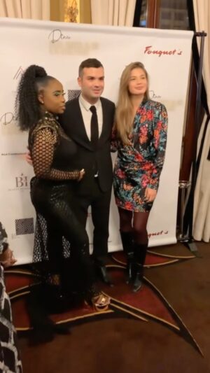 Amisse Abdallah Instagram - Les Amis😍, juste avant d’aller au @fouquets j’ai eu la chance d’être sublimée avec des pièces uniques et haute couture 🪡 
De super créations Full Look @zaadyofficial coordonnées par Malou @kgrave . Accessoires crées par @aniahouicherparis. C’était super ! 🥰 Merci les filles pour cet accueil - BIG UP À @shalevaparis_ .

Les fées 🧚🏾‍♀️
 @keylissa._ 💕au maquillage, 
@caj_afro💕 à la coiffure . 

Vous êtes incroyables. 
Merci. ❤️‍🔥

Prenez soin de vous l’Élite ❤️
Merci pour tout !