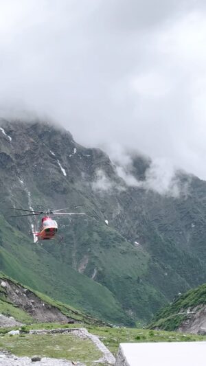 Amit Mishra Instagram - Jai Shree Kedarnath 🙂🙏🏻❤️
#jaishreekedarnath #AmitMishra #Jaibholaa #Bholaa #helicopterride #harharmahadev