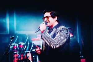 Amit Mishra Instagram - When you are on stage, everyone is counting on you to sound good and compromise is not an option, I always rely on Sennheiser's *#Digital6000* because you want to give the best to your fans.

Also a good performer is always confident of how he sounds on stage. I get this confidence with Sennheiser’s *#IE400PRO* in-ear monitors. I can clearly hear the song and music, and perform without any hesitations.

@sennheiser 
@sennheiser_in 
@piyush12mahajan 
@akashsawant 
@mishraontherun 
#playbacksinger #amitmishralive #amitmishra #liveperformance #sennheiser #ie400pro #music #live #concert #techcheck #vocalist #singer #amitmishraproject #bollywood #stage