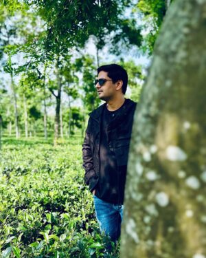 Amit Mishra Instagram - Serene and surrounded by greenery
Chasing dreams in this enchanting tea garden 🍃 

#BotanicalBeauty #NatureTherapy #teagarden #GardenGlam #GardenVibes #tungidighi #bengal #AmitMishra