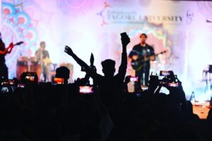Amit Mishra Instagram - Had an amazing time performing for Shri Rabindranath Tagore University Bhopal #RNTU’s annual fest Rhythm 2022 ..
I would like to congratulate team #TeamAMlive
#AshwinShriyan
#NishithHegde
#Uttamkumarhela
#MayankSharma
#Rinku
#AkashSawant
on super brilliant live performance and #Mayank #Jitesh #CAN on brilliant offstage managment ..
I would like to thank Team #RNTU fraternity for their lovely hospitality in Bhopal..
And Super Duper thanks to the Super Duper Audience of #RNTU Bhopal ❤️
A special thanks to the respected chancellor of RNTU Mr.Santosh Kumar Choubey ,Registrar Dr.Vijay Singh and Mr.Manoj for their kind invitation to perform for RHYTHM 2022..
Styled by -Shilpi Saxena 
#RNTU #Rhythm2022 #TeamAMLiveproject #TeamAMlive #Music #amitmishra