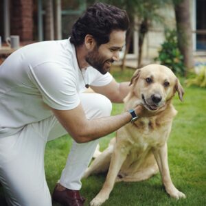 Amitash Pradhan Instagram - Rocco is the nicest dog you'll ever meet, and definitely my favourite pal. 
@farahdanani @sidtrivellore
📷 : @thestoryteller_india 

#doglovers #dogsofinstagram #weekendvibes #ilovedogs #rocco