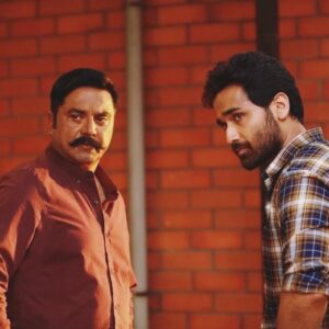 Amitash Pradhan Instagram - Always a big laugh with our Supreme Star, @r_sarath_kumar Sir. Love you for everything. :)

#paramporul #tamilcinema #makingmovies #film #onset #shootdiaries #happyspace