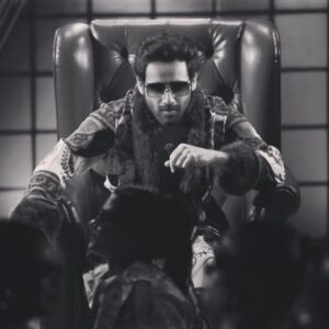 Amitash Pradhan Instagram - Vibing to #sippararippara 🕺🎉
An unseen picture from our song. 

@itsyuvan @r_sarath_kumar @aravind275 @dancersatz @_light_engineer @jaikumar_vairavan @nagooranramachandran 

#paramporulmovie #yuvan #yuvanshankarraja #song #dance #firstsingle