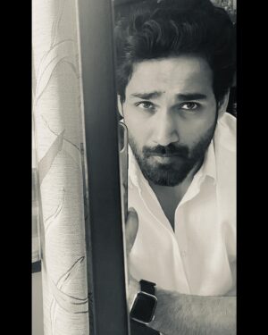 Amitash Pradhan Instagram - A little bit of everything is what we need. 😎🥂 

#weekend #vibecheck #instamood #letsgo