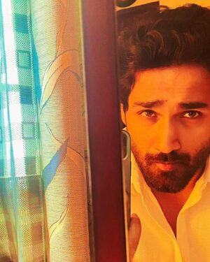 Amitash Pradhan Instagram - A little bit of everything is what we need. 😎🥂 

#weekend #vibecheck #instamood #letsgo