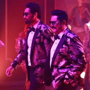 Amitash Pradhan Instagram - #sippararippara with the best, most supportive Co-star ever. 
@r_sarath_kumar Sir is a GUN ! 

@itsyuvan @aravind275 @kashmiraofficial @nagooranramachandran @_light_engineer @dancersatz @onlynikil @gobeatroute 
📷: @jaikumar_vairavan 

#sippararippara #paramporulmovie #yuvanshankarraja #tamilcinema #yuvan