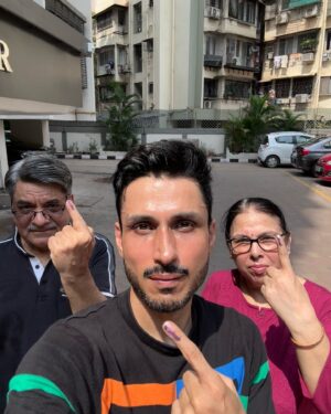Amol Parashar Instagram - As Papa said “पहले मतदान, फिर जलपान” 👆