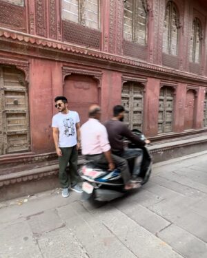 Amol Parashar Instagram - A day in Bikaner ☀️ 

with 📸 @muukuul_