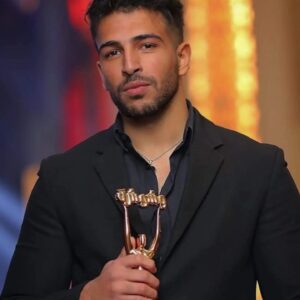 Amr Mahmoud Yassin Instagram - والله يا محمود مكنتش اتخيل بيوم ان انا وانت نتكرم في  احتفالية  واحدة .. ربنا معاك يا حيييي والف مبروك..❤ و طبعا كمان كنت مبسوط  بوجود صديقتي واختي دنيا عبدالعزيز في المقعد المجاور ليا بالصدفه  ومبروك ليكي انتي كمان يا دودو ❤
#وشوشة #الافضل #٢٠٢١
