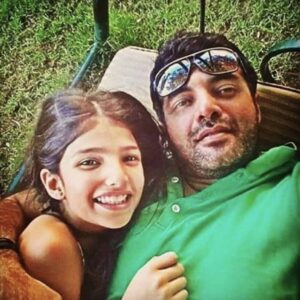 Amr Mahmoud Yassin Instagram - كل  سنه زي النهارده بشكر ربنا  انه اداني بنت بطيبتك و حنيتك  ربنا يحفظك ويحميكي  يا حبيبة قلبي❤❤❤ كل سنه وانتي طيبه
@aliayassinn
