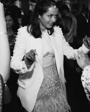Amrita Acharia Instagram - We know how to throw a party @naomifayebattrick 💥 @hopperslondon delivered on the food and the vibes with the one and only Ravi @rvsounds for hands down the best night ever. Thanks @nadinemerabi for  gifting the best skirt to bust out some - if if do say so myself- EPIC dance moves - and can we just take a moment for the outrageous pearl details on the blazer..!
big thanks to @jemimashoots for capturing these special moments 🤗♥️