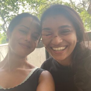 Amrita Acharia Instagram - Curtains down on @thegoodkarmahospital season iv 😍 Thanks for tuning in 💋💋 A few moments from wonderful #srilanka